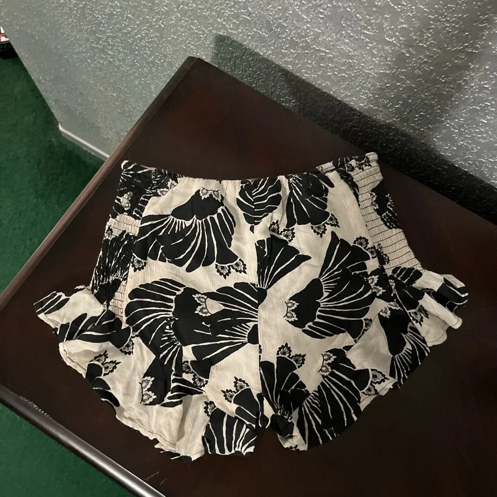 Free People Black & Cream Floral Ruffle Bloomer Shorts NWOT